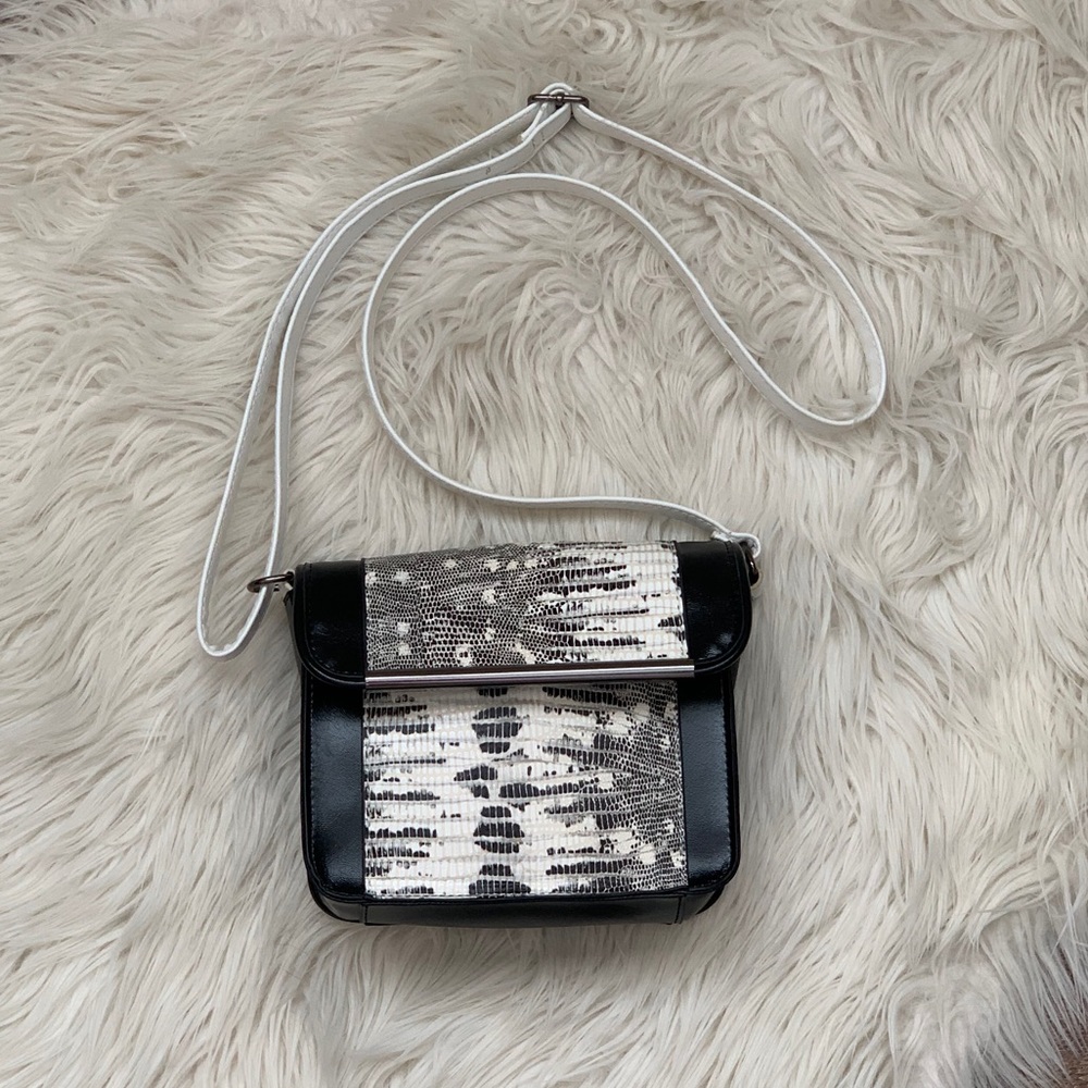 Vegan Crossbody/ Shoulder Bag - Picture 4 of 14